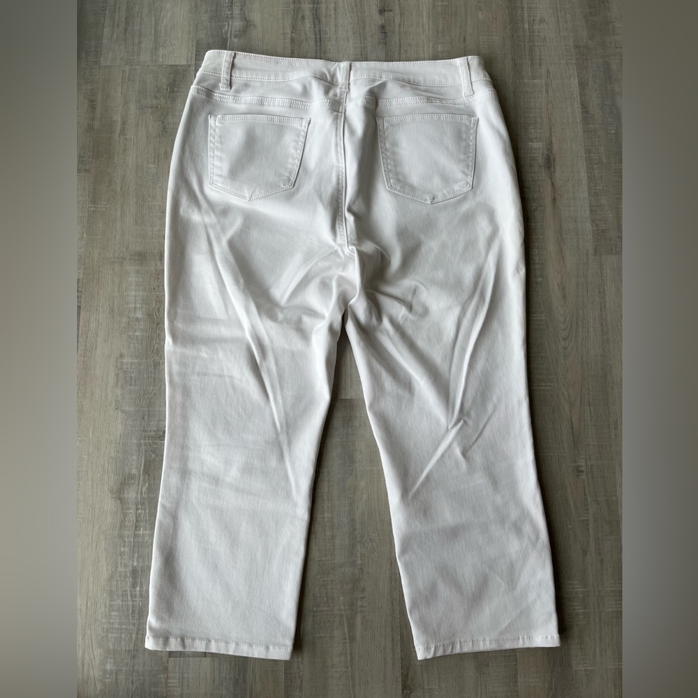 WESTPORT by DRESSBARN Classic Fit White Stretch Jean Capris Size 14 - Picture 2 of 11